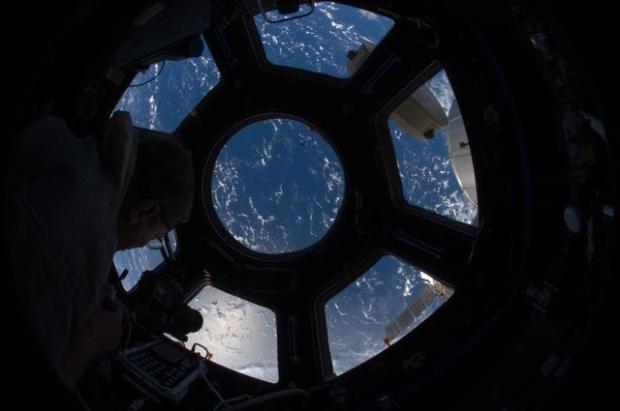 Nasa Window News: A Space Window, an Award & an Astronomical Event – Space Cat Press